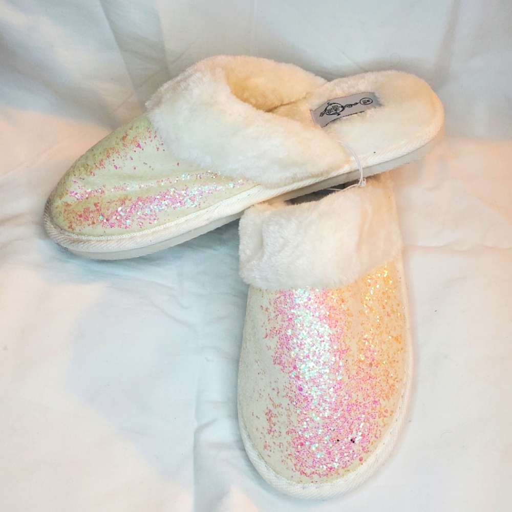 Ladies iridescent glitter slippers with faux fur upper